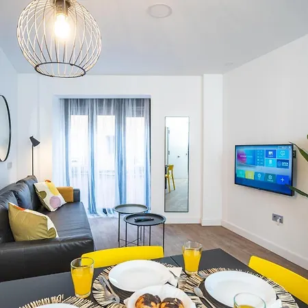 Aparthotel Trendy Homes Puerta Purchena